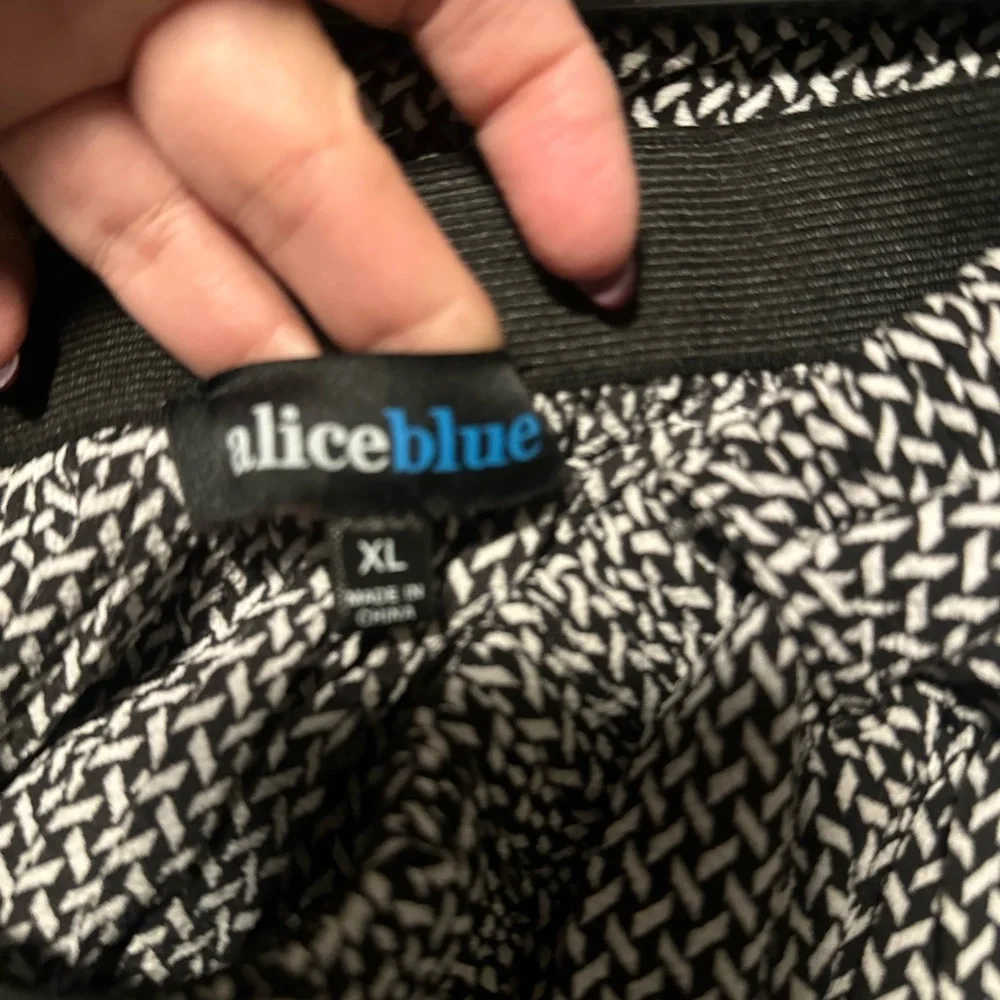 Alice Blue  Black and White Women's‎ Pleated Skirt Size XL